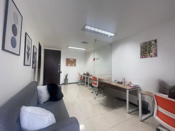 Oficina en arriendo en Los Balsos, Medellín, 45 m² · foto 5 de 9