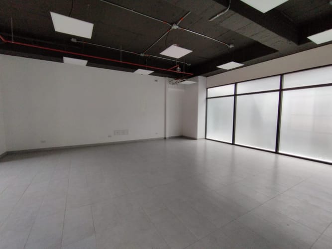 Oficina en arriendo en El Tesoro, Medellín, 72 m² · foto 8 de 9