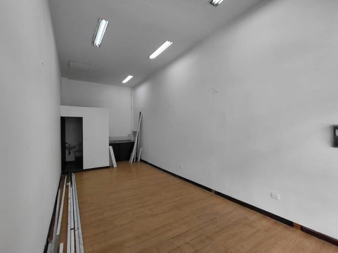 Local en arriendo en La Esmeralda, Itagüí, 32 m² · foto 2 de 8