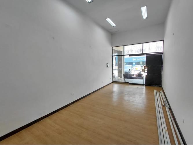 Local en arriendo en La Esmeralda, Itagüí, 32 m² · foto 4 de 8