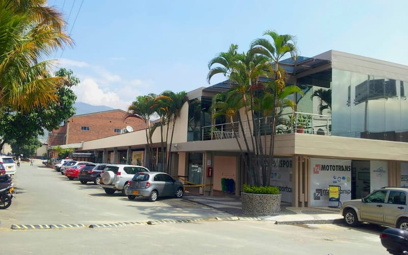 Local en arriendo en La Esmeralda, Itagüí, 32 m² · foto 7 de 8