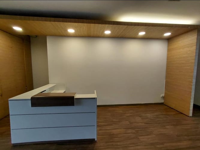 Oficina en arriendo en La Esmeralda, Itagüí, 681 m² · foto 5 de 8