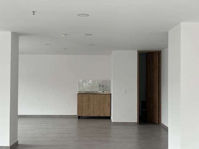Local en arriendo en La Ferreira, La Estrella, 77 m² · foto 2 de 16