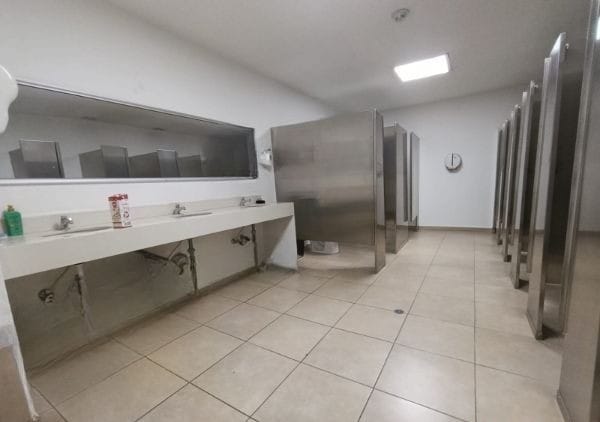 Bodega en arriendo en Suramérica, Itagüí, 2680 m² · foto 18 de 20