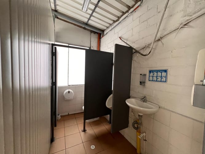 Bodega en arriendo en El Poblado, Medellín, 357 m² · foto 15 de 20