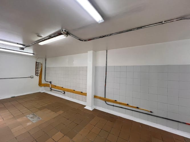 Bodega en arriendo en El Poblado, Medellín, 357 m² · foto 18 de 20
