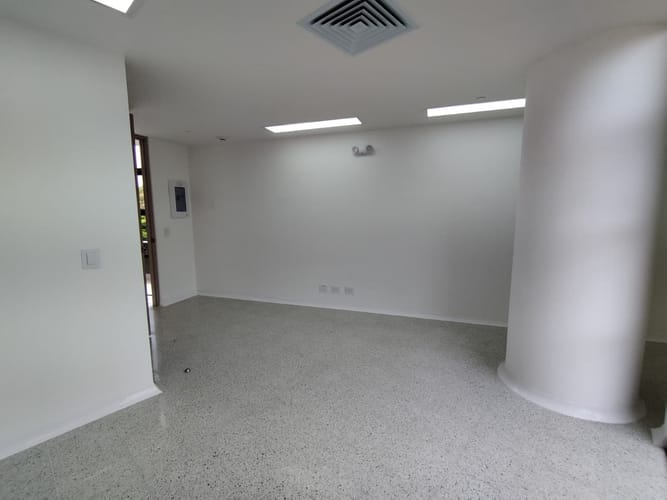 Consultorio en arriendo en El Poblado, Medellín, 33 m² · foto 4 de 10