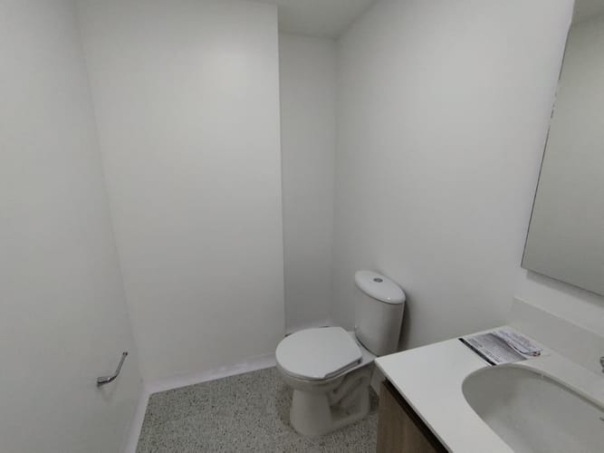 Consultorio en arriendo en El Poblado, Medellín, 33 m² · foto 6 de 10