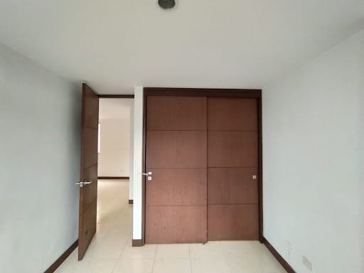 Apartamento de 3 alcobas en arriendo en Loma Del Escobero, Envigado, 107 m² · foto 9 de 15