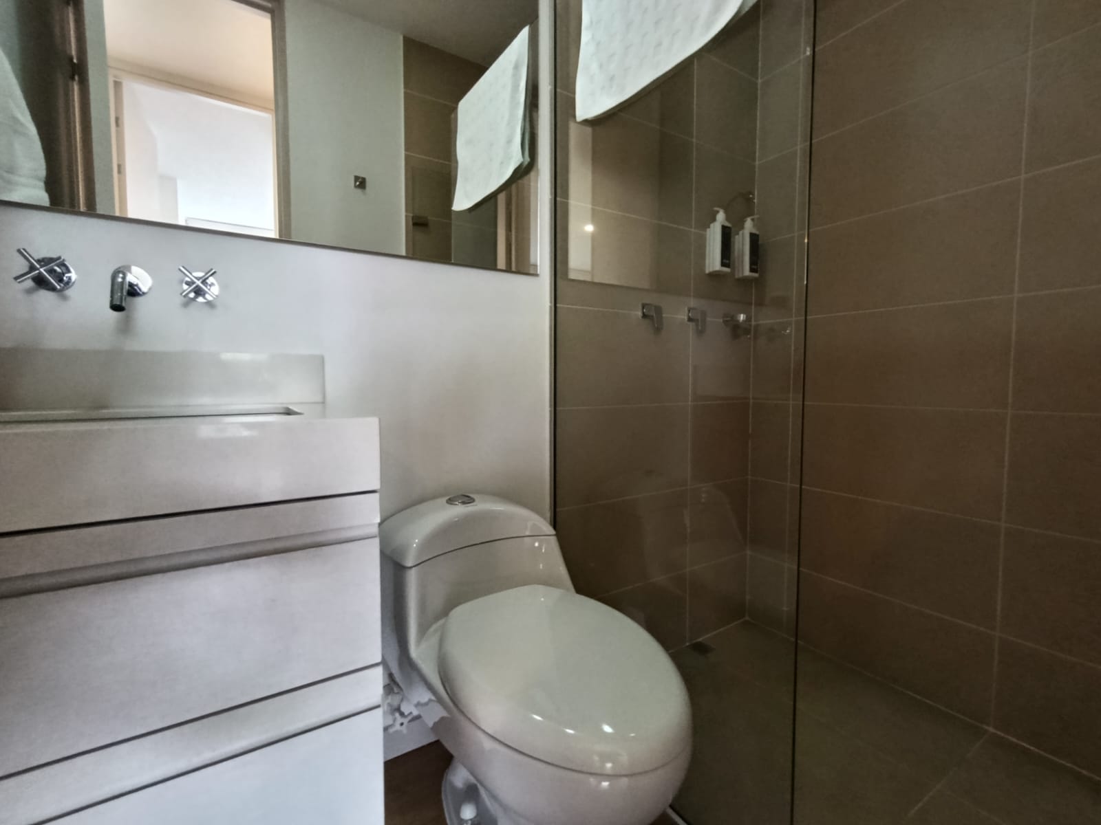 Apartamento en arriendo en El Poblado, Medellín · foto 16 de 20