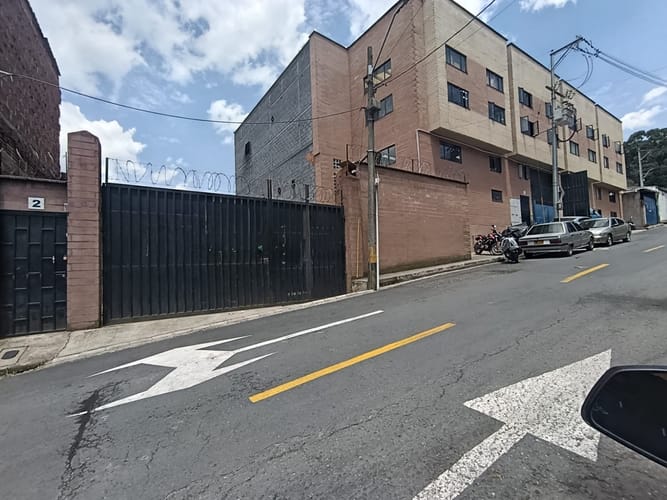 Bodega en arriendo en La Tablaza, La Estrella, 700 m² · foto 2 de 19