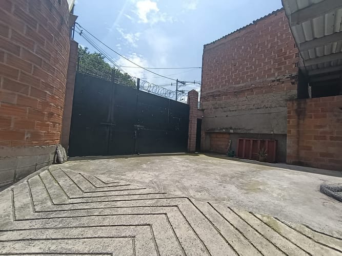 Bodega en arriendo en La Tablaza, La Estrella, 700 m² · foto 8 de 19