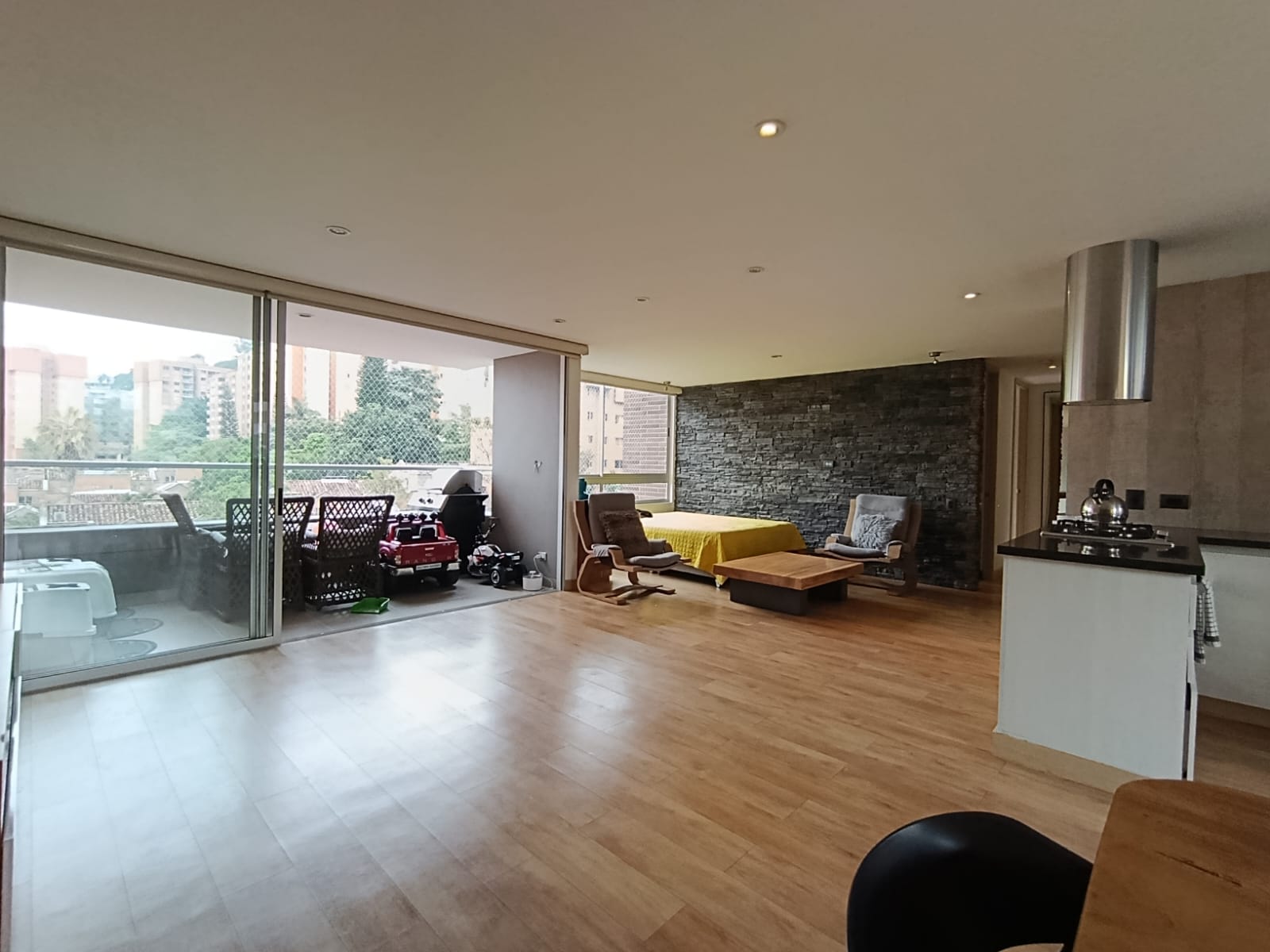 Apartamento en arriendo en Laureles, Medellín · foto 2 de 20