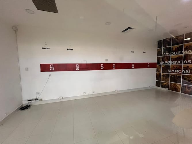 Local en arriendo en Conquistadores, Medellín, 30 m² · foto 3 de 10
