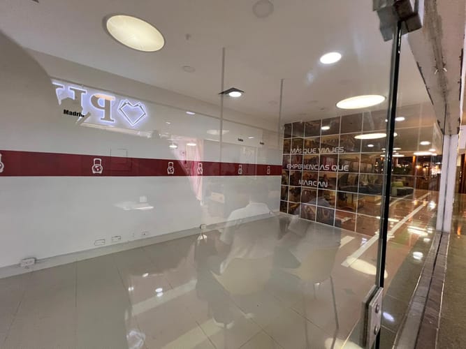 Local en arriendo en Conquistadores, Medellín, 30 m² · foto 4 de 10