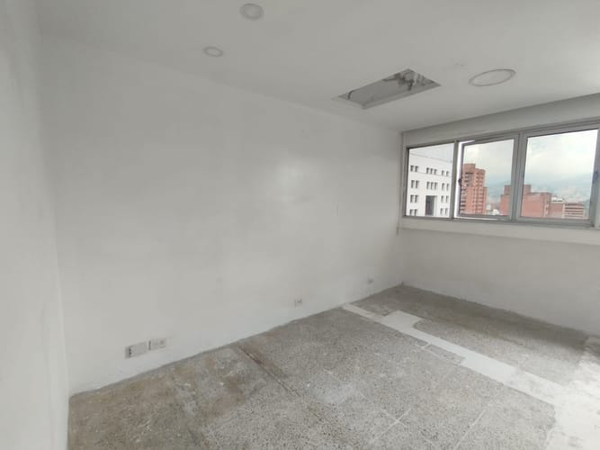 Consultorio en arriendo en La Candelaria, Medellín, 30 m² · foto 8 de 13