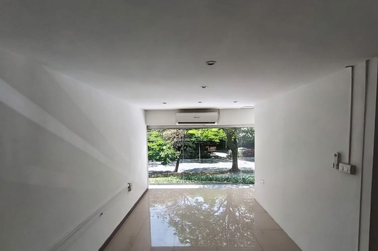 Local en arriendo en El Poblado, Medellín, 60 m² · foto 2 de 12