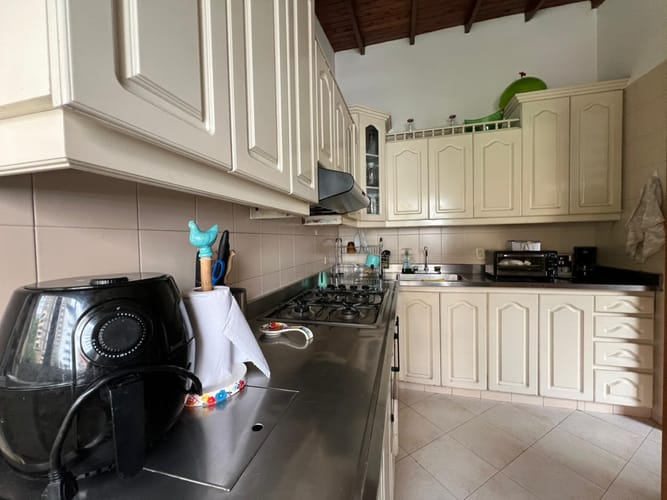 Apartamento de 3 alcobas en arriendo en El Poblado, Medellín, 172 m² · foto 4 de 20