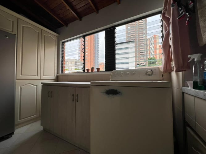 Apartamento de 3 alcobas en arriendo en El Poblado, Medellín, 172 m² · foto 6 de 20