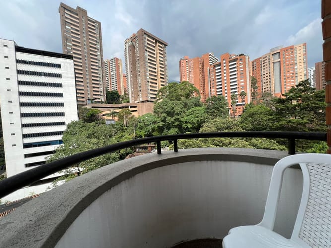 Apartamento de 3 alcobas en arriendo en El Poblado, Medellín, 172 m² · foto 16 de 20