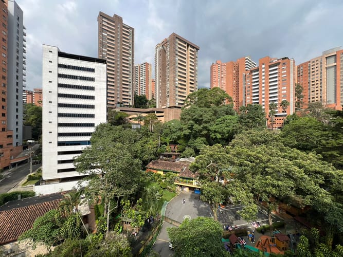 Apartamento de 3 alcobas en arriendo en El Poblado, Medellín, 172 m² · foto 17 de 20
