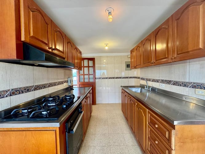Apartamento de 3 alcobas en arriendo en El Poblado, Medellín, 137 m² · foto 4 de 20