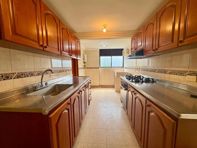 Apartamento de 3 alcobas en arriendo en El Poblado, Medellín, 137 m² · foto 6 de 20