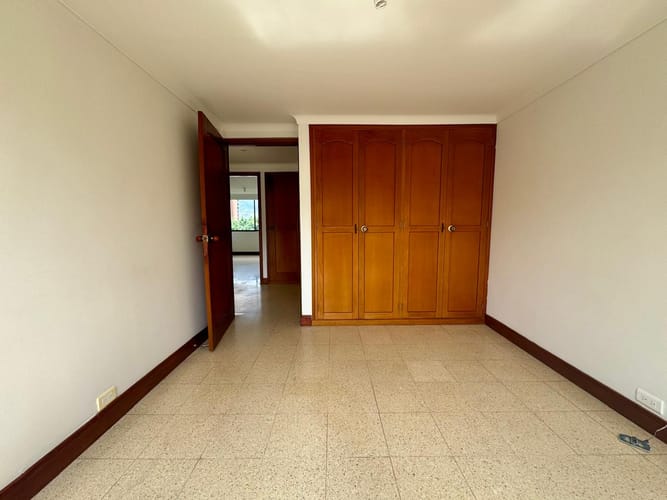 Apartamento de 3 alcobas en arriendo en El Poblado, Medellín, 137 m² · foto 10 de 20