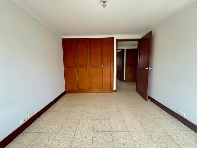 Apartamento de 3 alcobas en arriendo en El Poblado, Medellín, 137 m² · foto 12 de 20