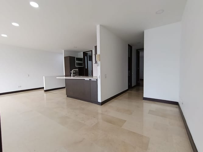 Apartamento de 3 alcobas en arriendo en Las Lomitas, Sabaneta, 135 m² · foto 9 de 20