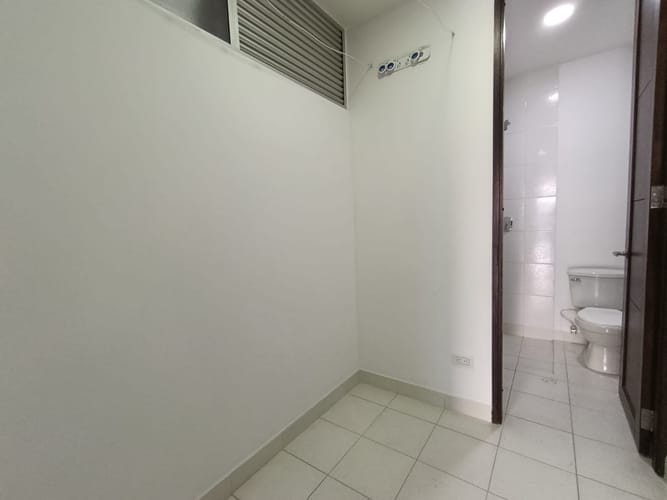 Apartamento de 3 alcobas en arriendo en Las Lomitas, Sabaneta, 135 m² · foto 15 de 20
