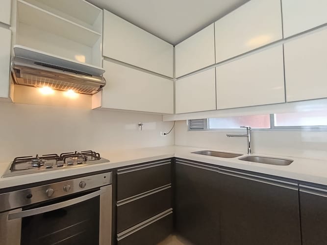 Apartamento de 2 alcobas en arriendo en El Poblado, Medellín, 110 m² · foto 6 de 18