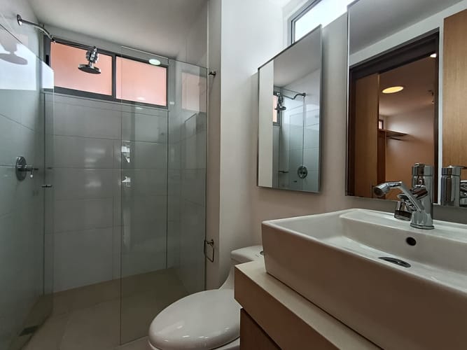 Apartamento de 2 alcobas en arriendo en El Poblado, Medellín, 110 m² · foto 12 de 18