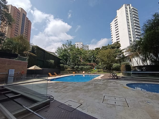 Apartamento de 3 alcobas en arriendo en El Poblado, Medellín, 126 m² · foto 19 de 20