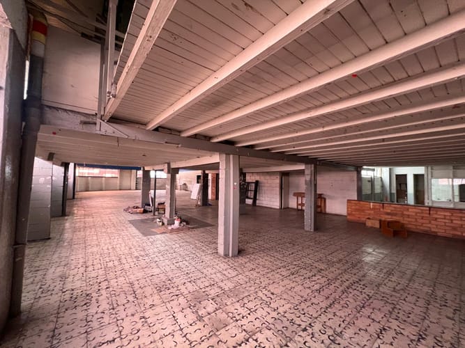 Bodega en arriendo en El Poblado, Medellín, 439 m² · foto 16 de 20