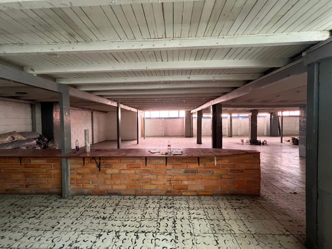 Bodega en arriendo en El Poblado, Medellín, 439 m² · foto 19 de 20