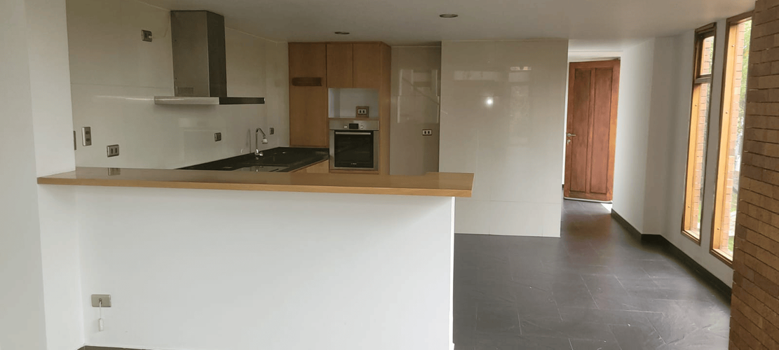 Casa de 5 alcobas en venta en Laura Vicuña, Chía, 367 m² · foto 2 de 7