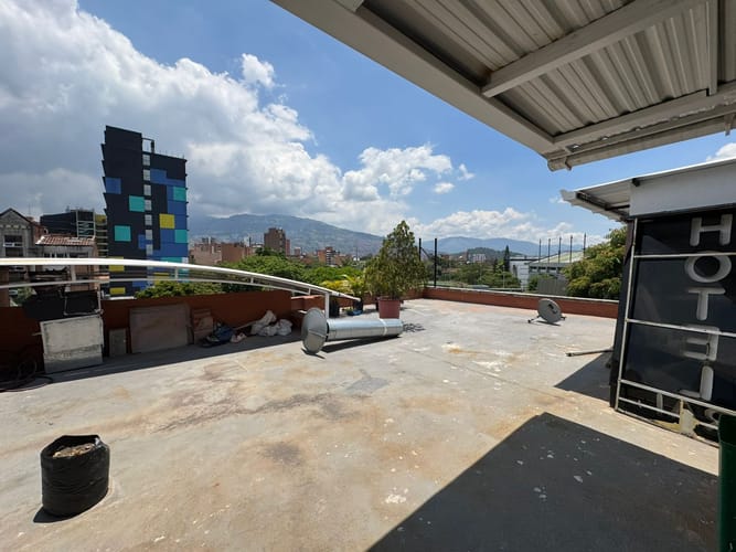 Local en arriendo en Laureles, Medellín, 1700 m² · foto 10 de 20