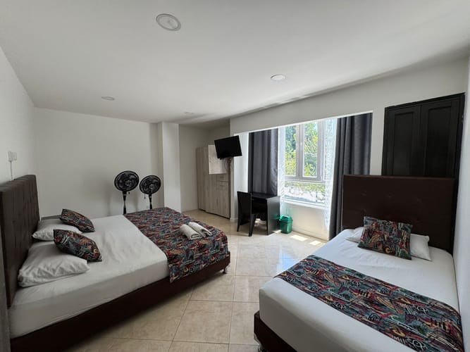 Local en arriendo en Laureles, Medellín, 1700 m² · foto 11 de 20