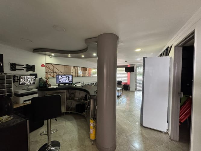 Local en arriendo en Laureles, Medellín, 1700 m² · foto 15 de 20