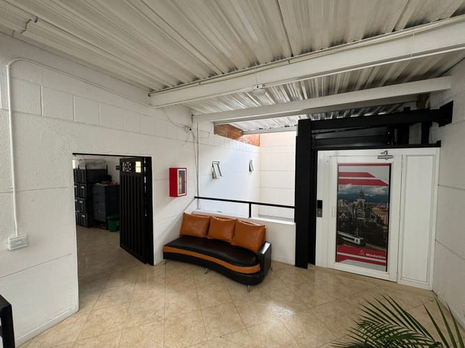 Local en arriendo en Laureles, Medellín, 1700 m² · foto 16 de 20