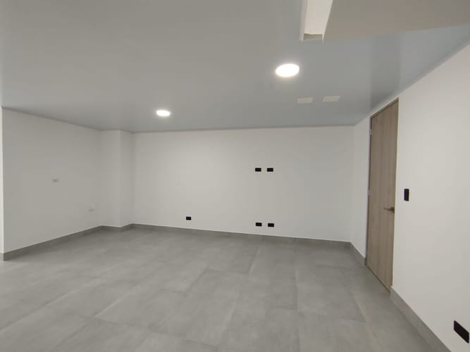 Local en arriendo en El Porvenir, Rionegro, 56 m² · foto 2 de 9