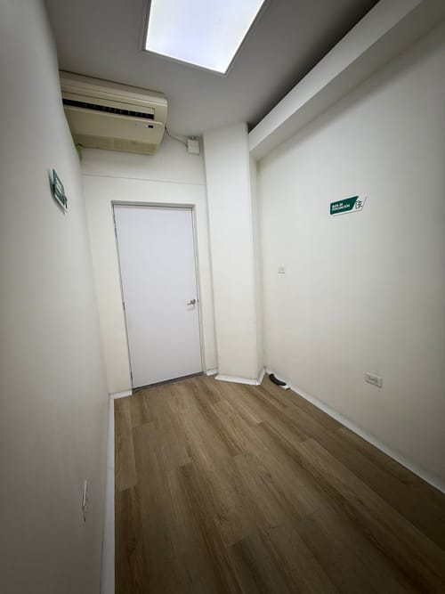 Local en arriendo en La Candelaria, Medellín, 26 m² · foto 5 de 14
