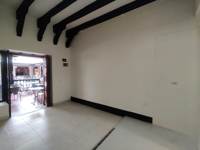 Local en arriendo en La Candelaria, Medellín, 30 m² · foto 3 de 15