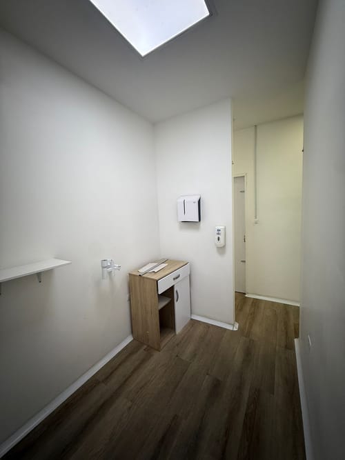 Local en arriendo en La Candelaria, Medellín, 26 m² · foto 11 de 14