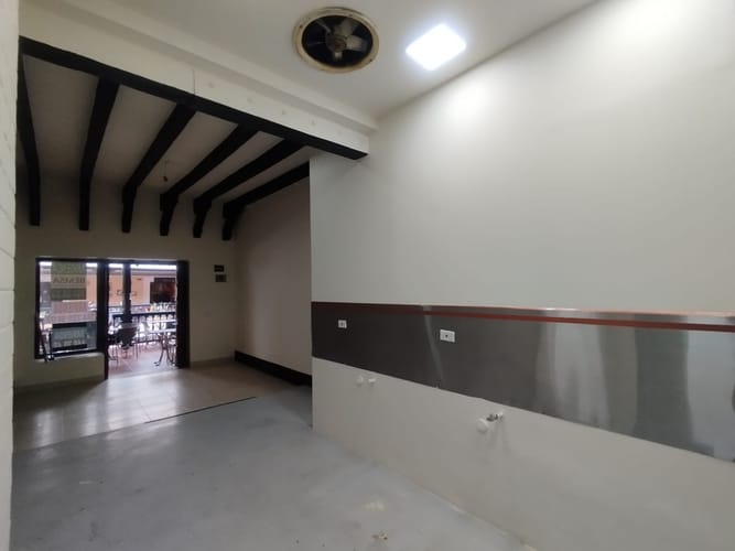 Local en arriendo en La Candelaria, Medellín, 30 m² · foto 8 de 15