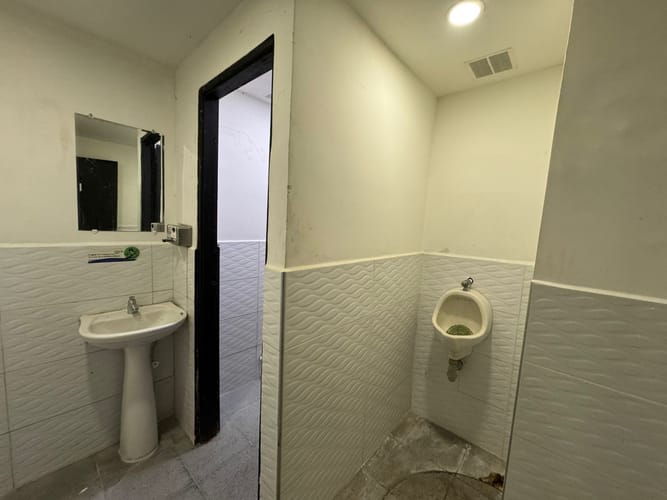 Bodega en arriendo en Primavera, Envigado, 310 m² · foto 6 de 12