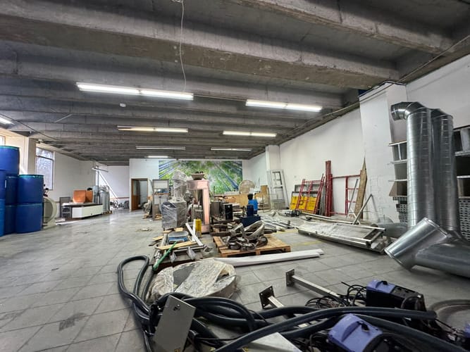 Bodega en arriendo en Primavera, Envigado, 310 m² · foto 9 de 12