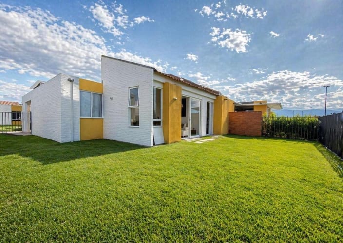 Casa de 3 alcobas en venta en El Castillo, Jamundí, 121 m² · foto 2 de 12