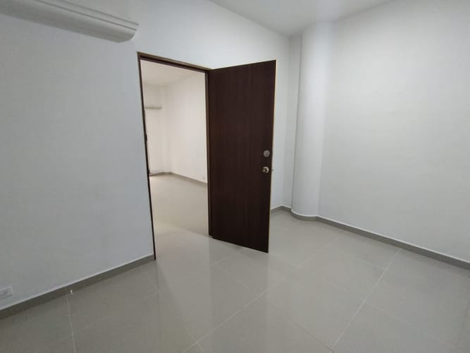 Oficina en arriendo en La Aguacatala, Medellín, 25 m² · foto 3 de 10